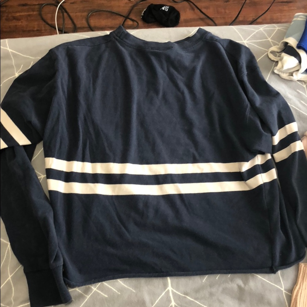 Thin cropped long sleeve